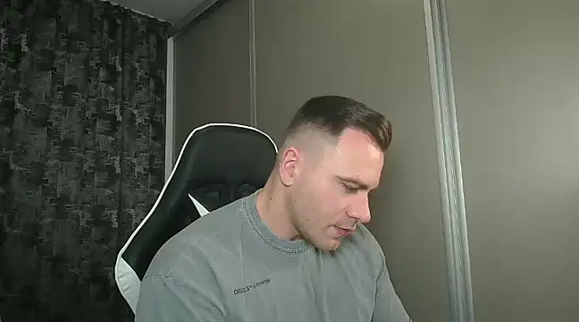 Snapshot of Thori92 chatting on January 22, 2025, 7:34 pm Thori92 online show from January 22, 2025, 7:34 pm