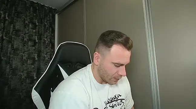 Snapshot of Thori92 chatting on January 25, 2025, 3:41 pm Thori92 online show from January 25, 2025, 3:41 pm