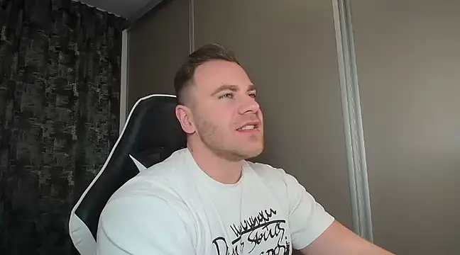 Snapshot of Thori92 chatting on January 25, 2025, 6:46 pm Thori92 online show from January 25, 2025, 6:46 pm