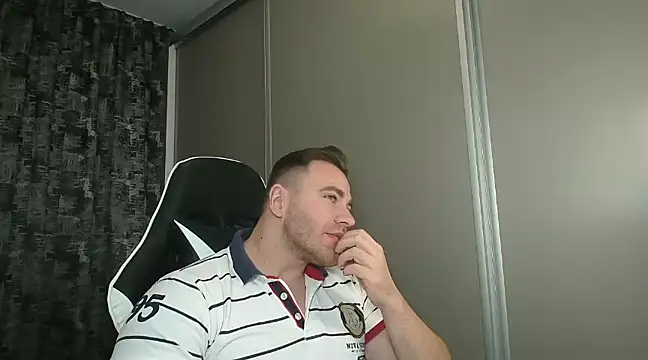 Snapshot of Thori92 chatting on January 26, 2025, 6:06 pm Thori92 online show from January 26, 2025, 6:06 pm