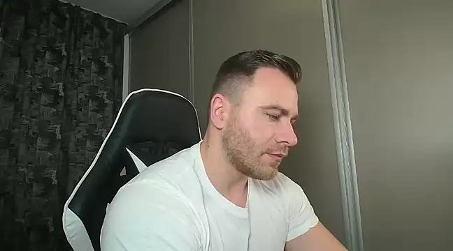 Snapshot of Thori92 chatting on January 29, 2025, 5:13 pm Thori92 online show from January 29, 2025, 5:13 pm