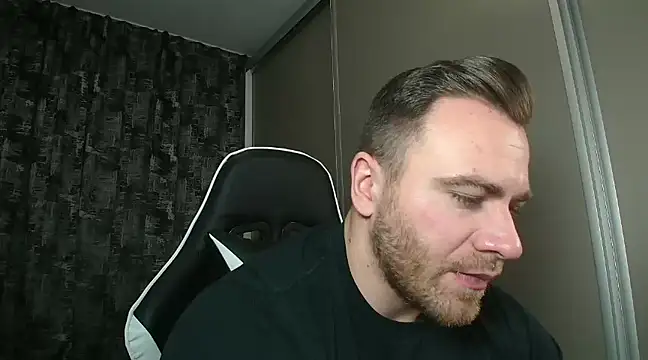 Snapshot of Thori92 chatting on February 4, 2025, 6:06 pm Thori92 online show from February 4, 2025, 6:06 pm