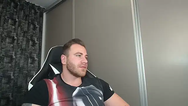 Snapshot of Thori92 chatting on February 5, 2025, 8:25 pm Thori92 online show from February 5, 2025, 8:25 pm