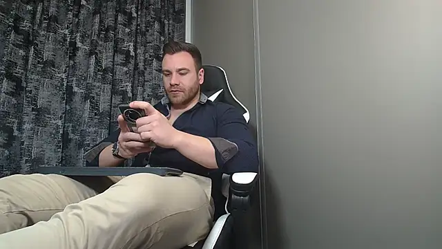 Snapshot of Thori92 chatting on February 11, 2025, 5:07 pm Thori92 online show from February 11, 2025, 5:07 pm