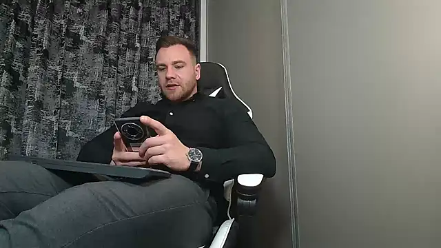 Snapshot of Thori92 chatting on February 12, 2025, 6:09 pm Thori92 online show from February 12, 2025, 6:09 pm