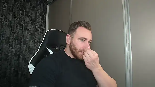 Snapshot of Thori92 chatting on February 21, 2025, 6:26 pm Thori92 online show from February 21, 2025, 6:26 pm