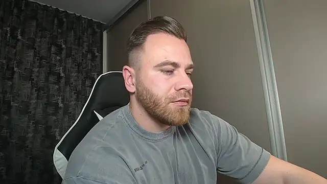 Snapshot of Thori92 chatting on February 27, 2025, 9:14 pm Thori92 online show from February 27, 2025, 9:14 pm