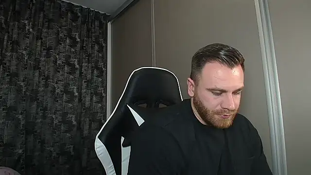 Snapshot of Thori92 chatting on March 4, 2025, 8:38 pm Thori92 online show from March 4, 2025, 8:38 pm