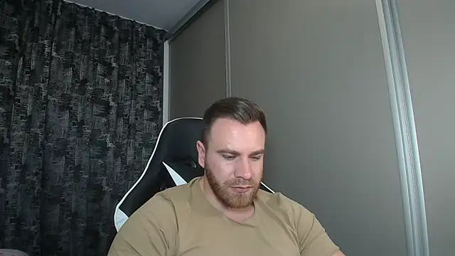 Snapshot of Thori92 chatting on March 7, 2025, 8:33 pm Thori92 online show from March 7, 2025, 8:33 pm