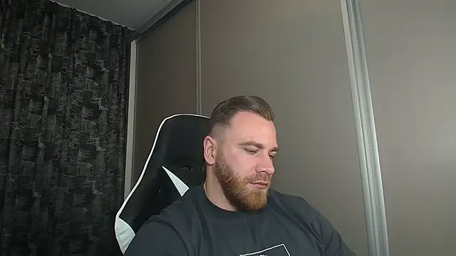 Snapshot of Thori92 chatting on March 19, 2025, 7:49 pm Thori92 online show from March 19, 2025, 7:49 pm