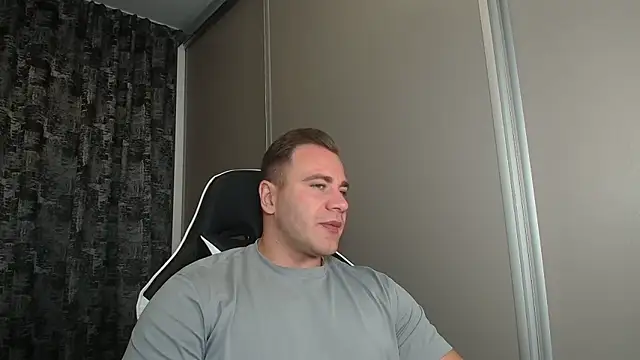 Snapshot of Thori92 chatting on September 20, 2025, 5:14 pm Thori92 online show from September 20, 2025, 5:14 pm