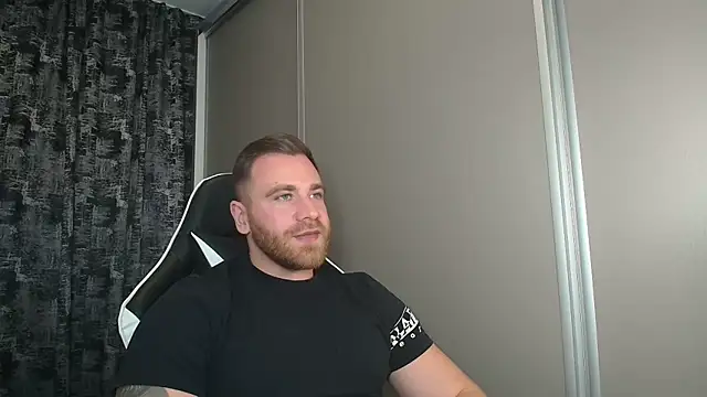 Snapshot of Thori92 chatting on October 27, 2025, 6:23 pm Thori92 online show from October 27, 2025, 6:23 pm