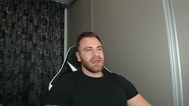 Snapshot of Thori92 chatting on October 28, 2025, 6:10 pm Thori92 online show from October 28, 2025, 6:10 pm