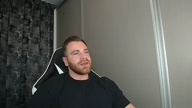 Snapshot of Thori92 chatting on October 29, 2025, 6:09 pm Thori92 online show from October 29, 2025, 6:09 pm