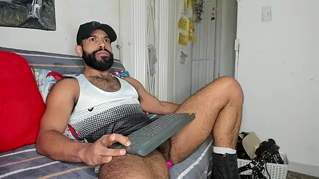 Snapshot of sweatyhairypig23 chatting on January 16, 2026, 12:20 pm sweatyhairypig23 online show from January 16, 2026, 12:20 pm