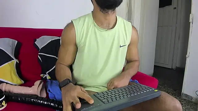 Snapshot of sweatyhairypig23 chatting on March 12, 2026, 12:06 am sweatyhairypig23 online show from March 12, 2026, 12:06 am