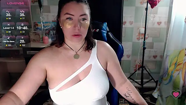 Snapshot of Korolek12 chatting on November 17, 2025, 4:40 am Korolek12 online show from November 17, 2025, 4:40 am