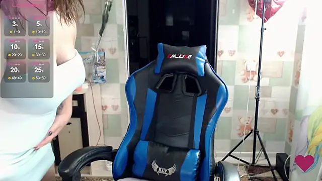 Snapshot of Korolek12 chatting on November 21, 2025, 4:44 am Korolek12 online show from November 21, 2025, 4:44 am