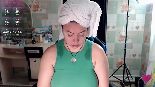 Snapshot of Korolek12 chatting on December 2, 2025, 4:51 am Korolek12 online show from December 2, 2025, 4:51 am