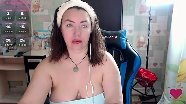 Snapshot of Korolek12 chatting on December 15, 2025, 5:01 am Korolek12 online show from December 15, 2025, 5:01 am