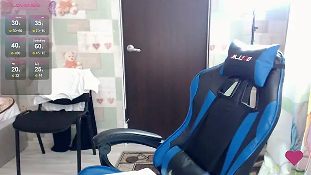 Snapshot of Korolek12 chatting on December 22, 2025, 4:53 am Korolek12 online show from December 22, 2025, 4:53 am