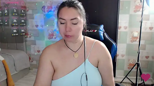 Snapshot of Korolek12 chatting on February 3, 2026, 6:40 am Korolek12 online show from February 3, 2026, 6:40 am