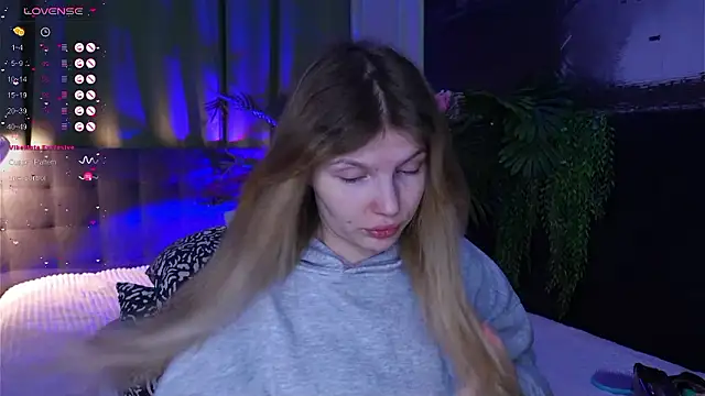 Snapshot of _aleksa_ chatting on December 6, 2024, 5:53 am aleksa online show from December 6, 2024, 5:53 am