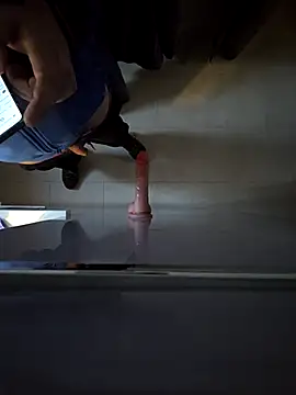 Snapshot of IoAndrea chatting on February 11, 2026, 4:01 pm IoAndrea online show from February 11, 2026, 4:01 pm