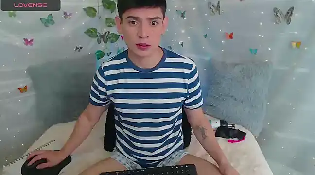 Snapshot of Jhonny_horny1 chatting on January 3, 2025, 2:51 pm Jhonny horny1 online show from January 3, 2025, 2:51 pm