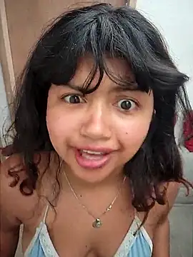 Snapshot of Peach_Girll chatting on January 24, 2025, 2:08 pm Peach Girll online show from January 24, 2025, 2:08 pm