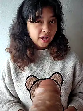 Snapshot of Peach_Girll chatting on February 26, 2025, 5:07 pm Peach Girll online show from February 26, 2025, 5:07 pm
