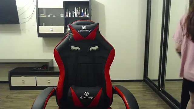 Laralianna online show from February 22, 2025, 7:58 pm