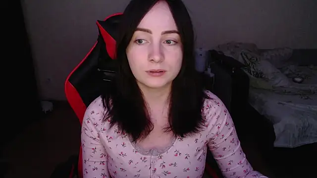 Laralianna online show from November 1, 2025, 5:48 pm