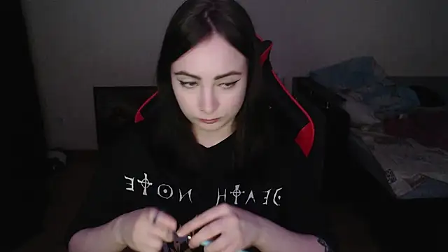 Laralianna online show from December 16, 2025, 7:08 pm