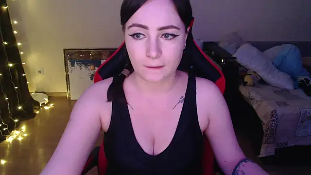 Snapshot of Laralianna chatting on January 8, 2026, 4:26 am Laralianna online show from January 8, 2026, 4:26 am