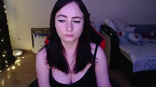 Snapshot of Laralianna chatting on January 16, 2026, 7:01 am Laralianna online show from January 16, 2026, 7:01 am