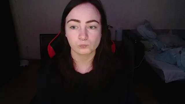 Snapshot of Laralianna chatting on February 4, 2026, 6:14 pm Laralianna online show from February 4, 2026, 6:14 pm