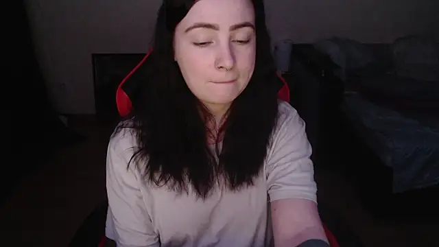 Snapshot of Laralianna chatting on February 6, 2026, 7:50 pm Laralianna online show from February 6, 2026, 7:50 pm