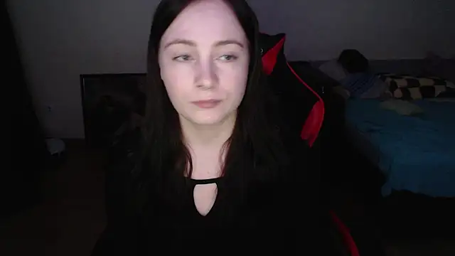 Snapshot of Laralianna chatting on March 4, 2026, 4:29 am Laralianna online show from March 4, 2026, 4:29 am