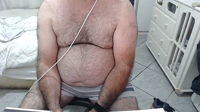 MysterBearMG online show from November 13, 2025, 11:47 pm