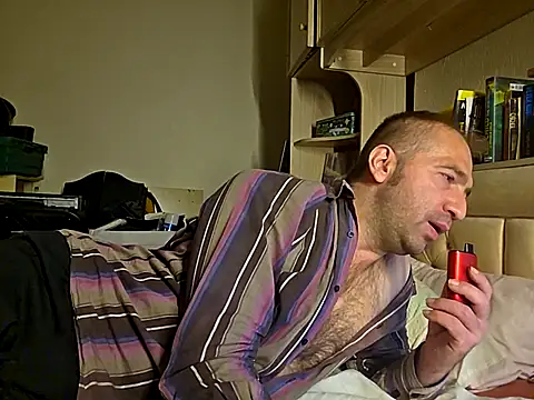 Snapshot of theSmallest-dick chatting on September 18, 2025, 1:18 am theSmallest-dick online show from September 18, 2025, 1:18 am