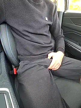 Snapshot of Remstr chatting on November 9, 2025, 12:47 pm Remstr online show from November 9, 2025, 12:47 pm