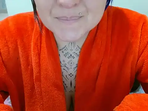 vaholiver online show from May 3, 2026, 4:02 pm