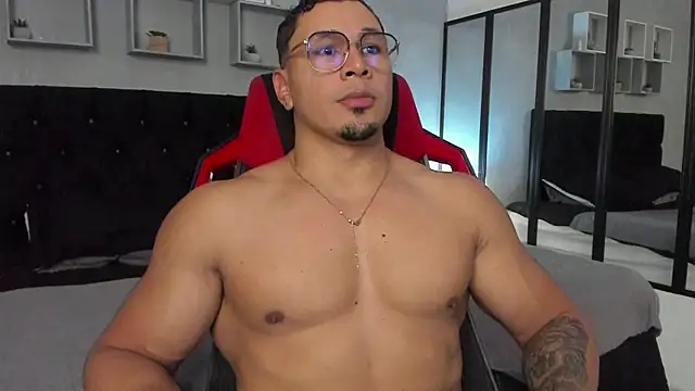 tyler hank01 online show from October 28, 2025, 6:54 pm