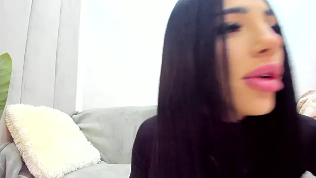 Snapshot of Britney_Charm_ chatting on February 21, 2026, 8:04 am Britney Charm online show from February 21, 2026, 8:04 am