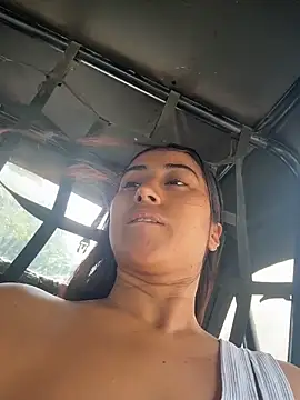 Snapshot of Valentinne_z chatting on February 7, 2026, 3:38 pm Valentinne z online show from February 7, 2026, 3:38 pm