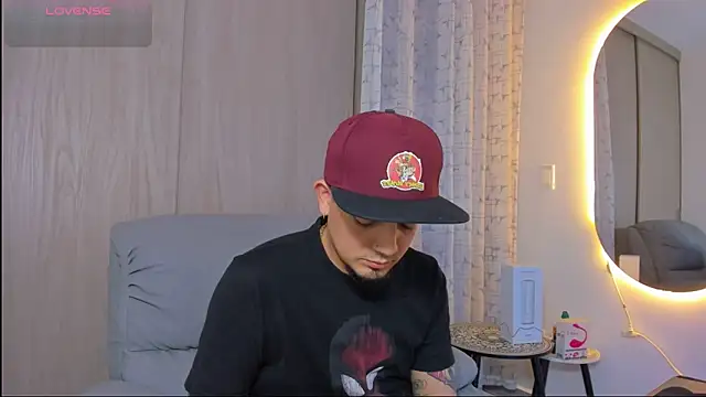 alejandro calderon1 online show from November 23, 2025, 2:55 am