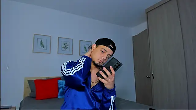 alejandro calderon1 online show from December 2, 2025, 5:24 am