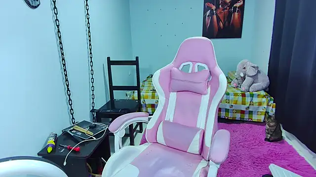 Snapshot of Hannah-grace chatting on February 2, 2025, 10:57 am Hannah-grace online show from February 2, 2025, 10:57 am