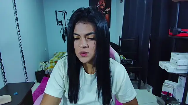 Snapshot of Hannah-grace chatting on February 5, 2025, 2:05 pm Hannah-grace online show from February 5, 2025, 2:05 pm